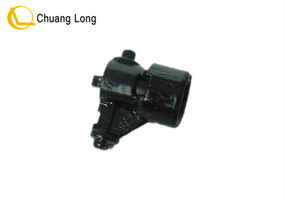 Die Ausrüstung für den Geldautomaten Diebold Opteva Pivot Block Assy Stripper