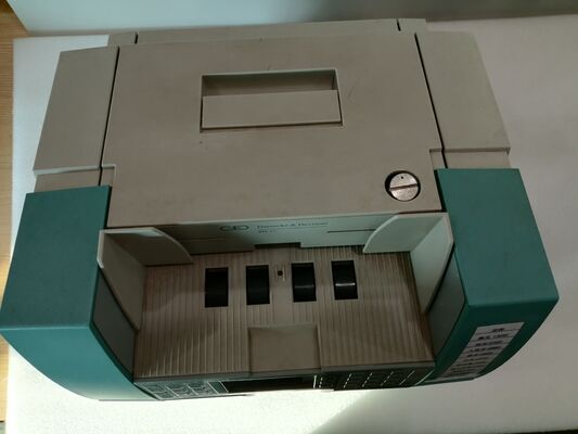 Geldautomaten Giesecke & Devrient Banknoten-Sortiermaschine Außenausstellung T0100557